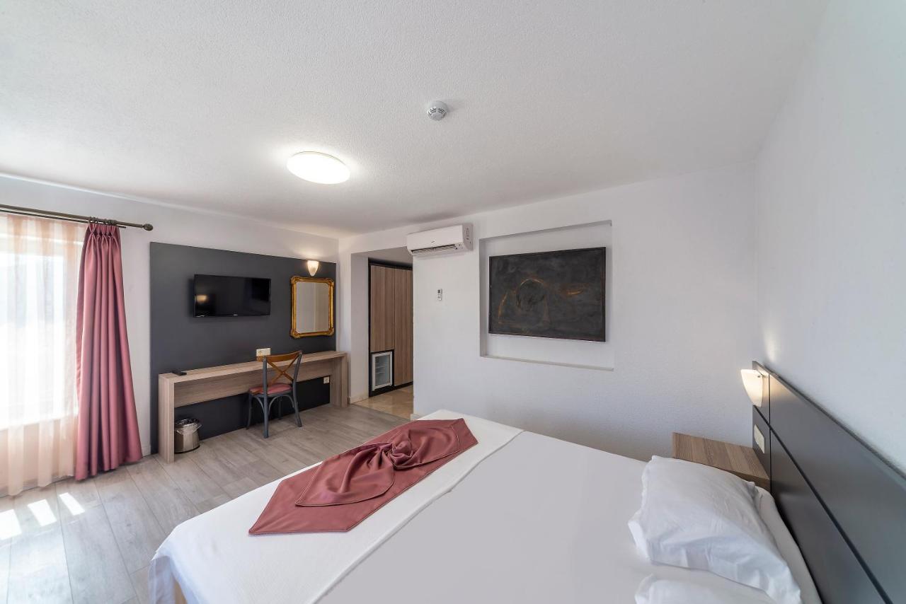 Laden Hotel Bodrum Bagian luar foto